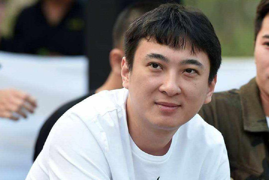 “撂下”万达系董事职务,王思聪跑村委会开公司?